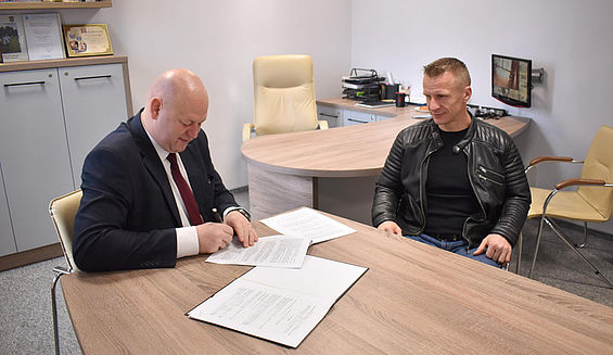 Wójt z prezesem klubu sportowego