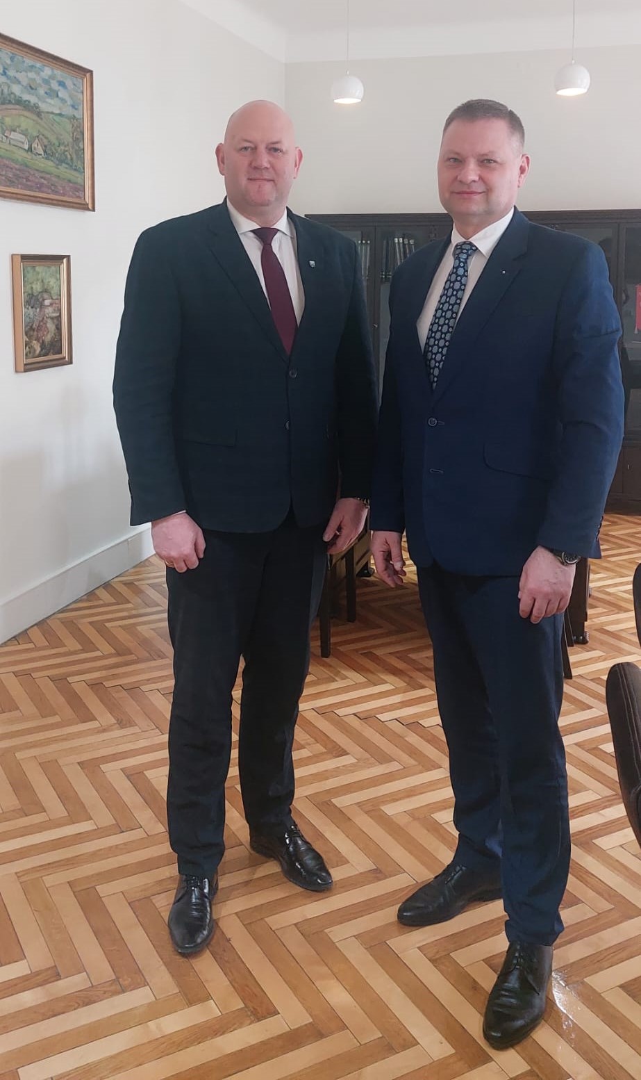 Wójt w Wojewodą na wspólnej fotografii
